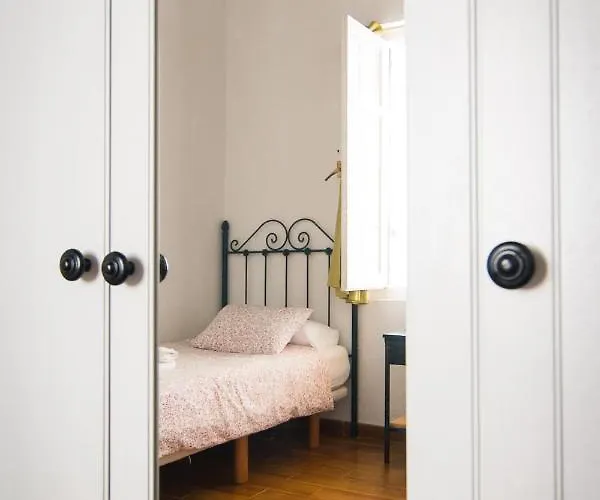 Holidays2fuengirola 6 Bedroom 200 Mts Vakantiehuis Fuengirola