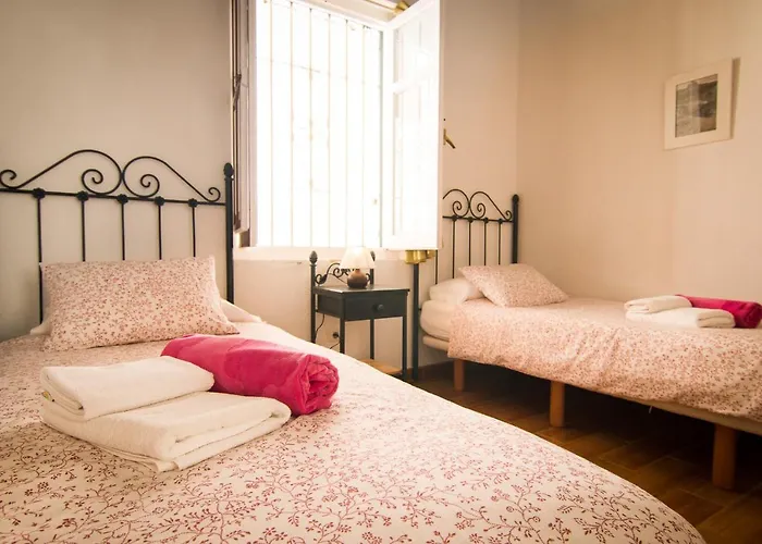 Holidays2fuengirola 6 Bedroom 200 Mts