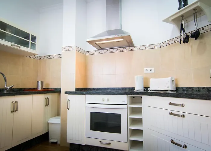 Holidays2fuengirola 6 Bedroom 200 Mts Vakantiehuis *