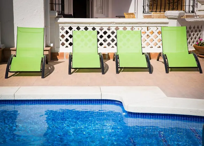 Vakantiehuis Holidays2fuengirola 6 Bedroom 200 Mts *