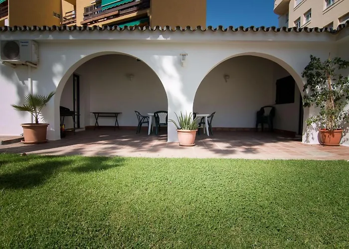 Holidays2fuengirola 6 Bedroom 200 Mts Vakantiehuis *