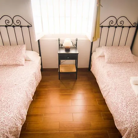 Holidays2fuengirola 6 Bedroom 200 Mts *