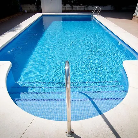 Holidays2fuengirola 6 Bedroom 200 Mts *