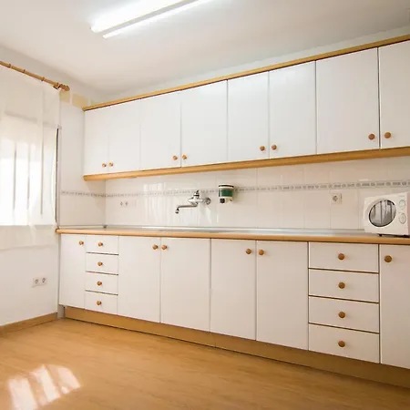 Holidays2fuengirola 6 Bedroom 200 Mts