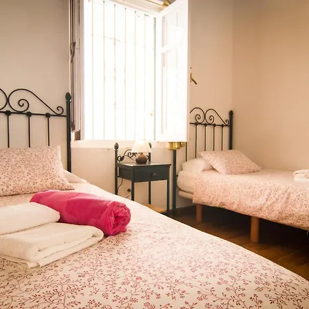 Holidays2fuengirola 6 Bedroom 200 Mts