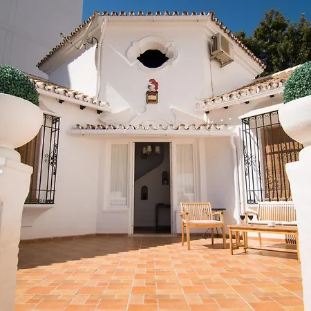 Holidays2fuengirola 6 Bedroom 200 Mts *