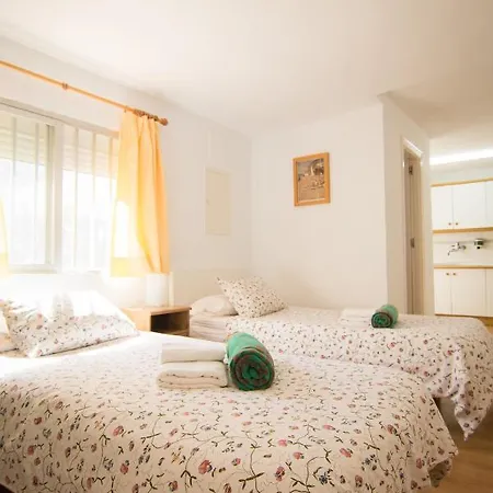 度假居 Holidays2fuengirola 6 Bedroom 200 Mts