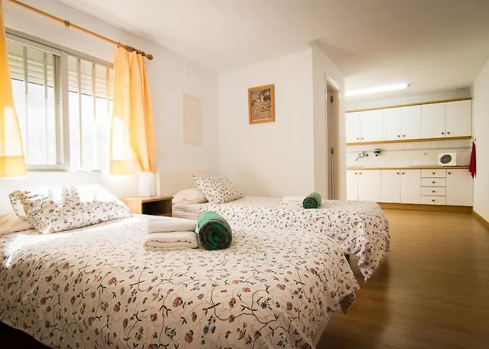 Holidays2fuengirola 6 Bedroom 200 Mts Nyaraló *