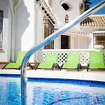 Prázdninový dům Holidays2fuengirola 6 Bedroom 200 Mts *
