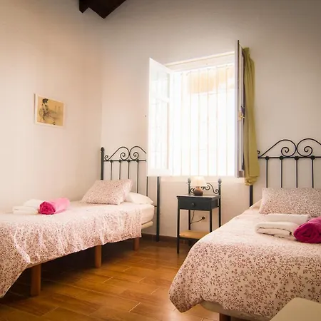 펜션 Holidays2fuengirola 6 Bedroom 200 Mts 푸엔히롤라