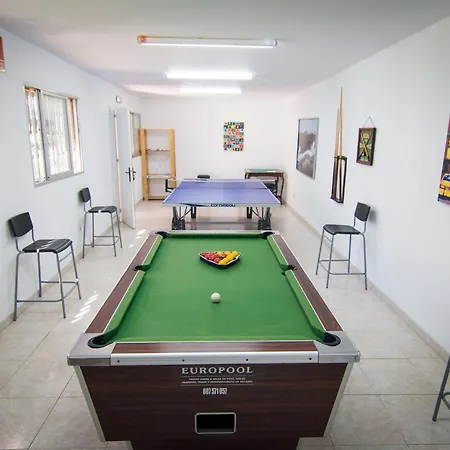 펜션 Holidays2fuengirola 6 Bedroom 200 Mts 푸엔히롤라