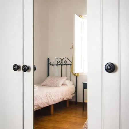 Holidays2fuengirola 6 Bedroom 200 Mts 펜션 푸엔히롤라