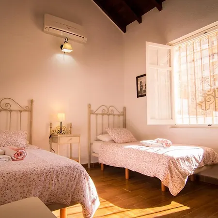 펜션 Holidays2fuengirola 6 Bedroom 200 Mts 푸엔히롤라