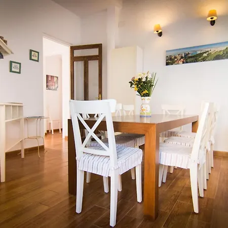 Holidays2fuengirola 6 Bedroom 200 Mts 푸엔히롤라