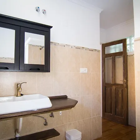 펜션 Holidays2fuengirola 6 Bedroom 200 Mts