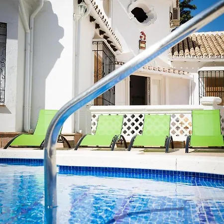 펜션 Holidays2fuengirola 6 Bedroom 200 Mts *