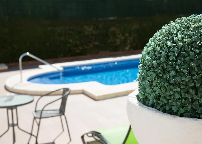 Сasa de vacaciones Holidays2fuengirola 6 Bedroom 200 Mts *