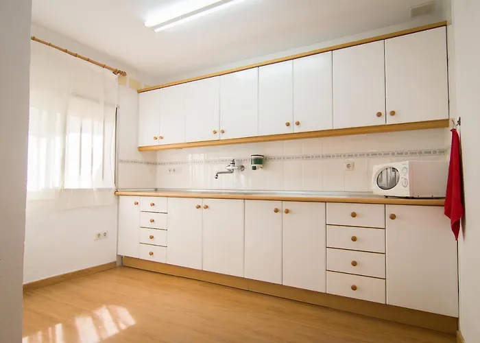 Holidays2fuengirola 6 Bedroom 200 Mts